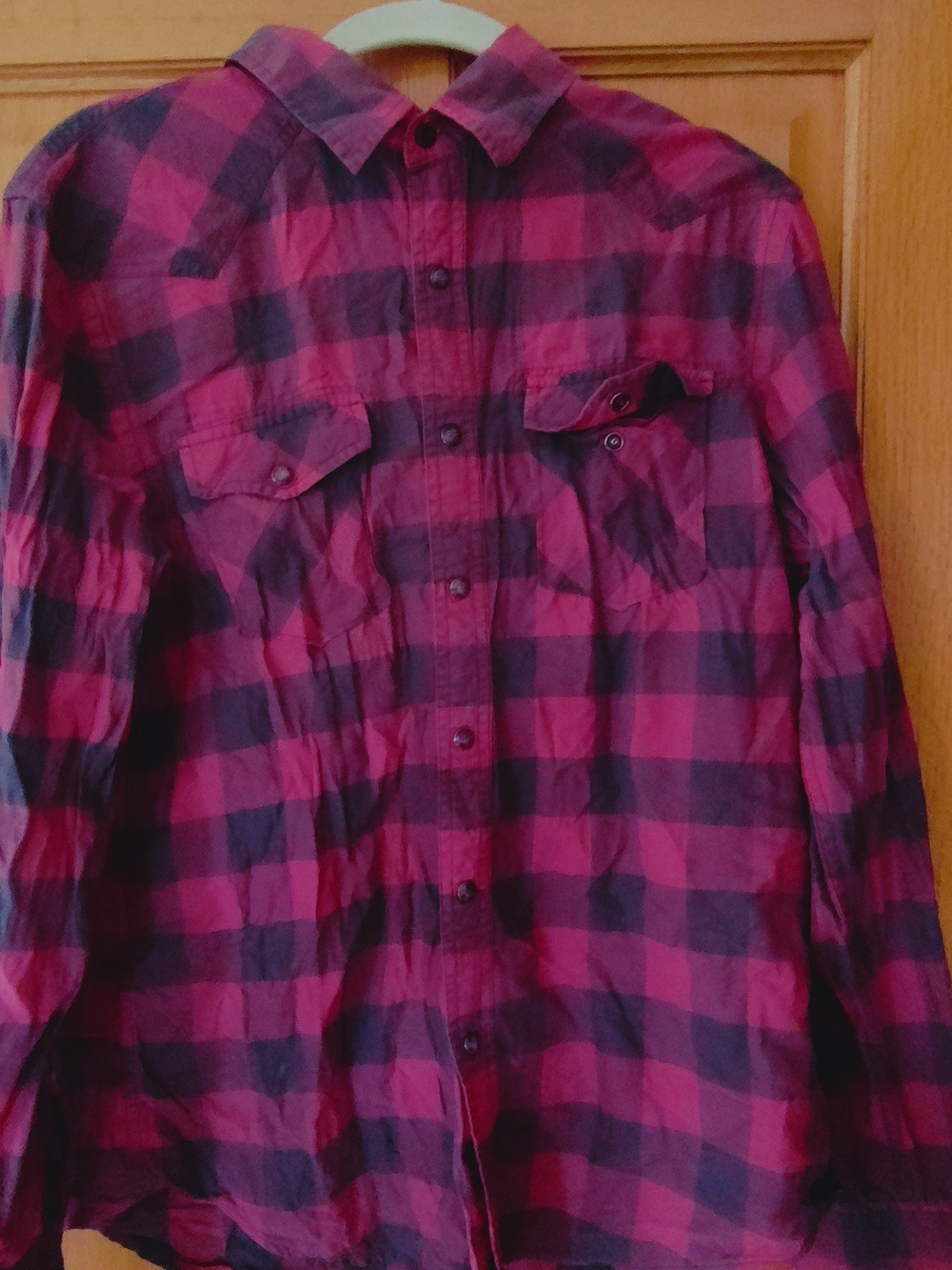 American Eagle Outfitters Red and Black Plaid Button-Down Shirt